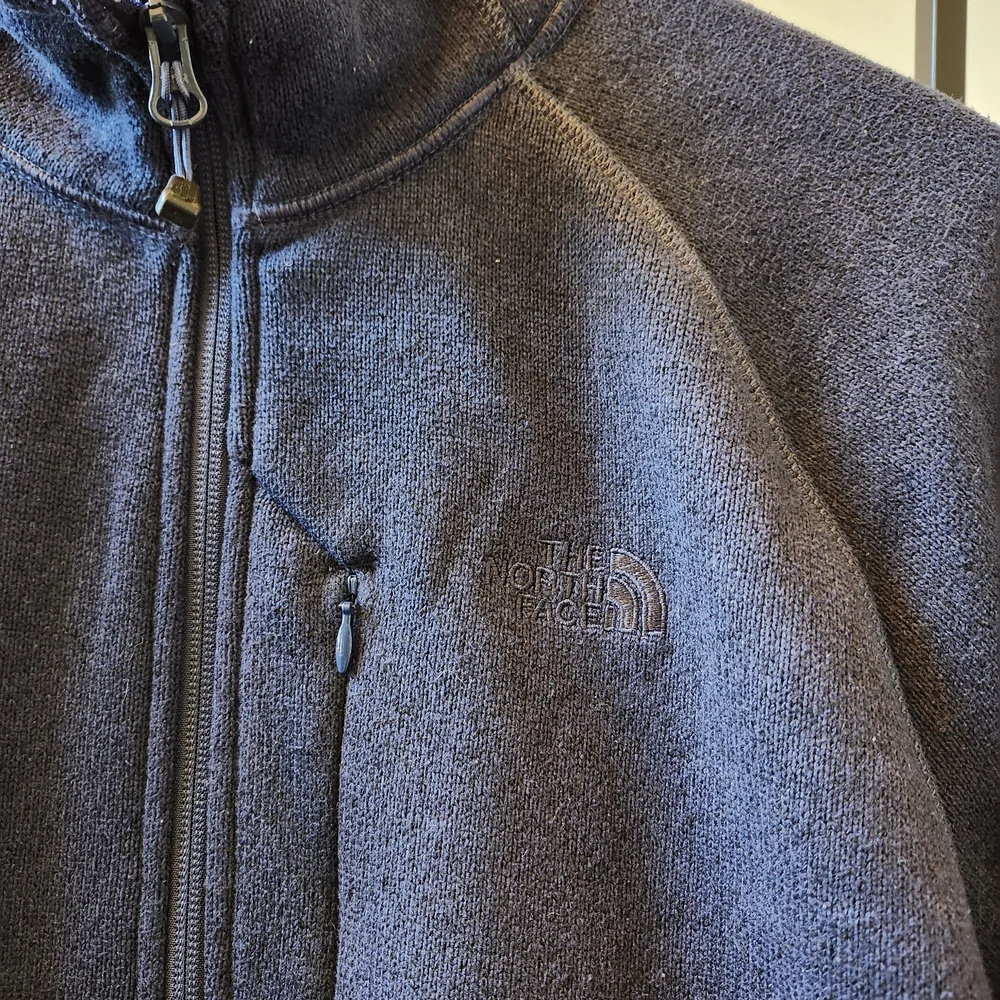 The North Face Men’s Medium Blue Half Zip Sweater Fleece Pullover
